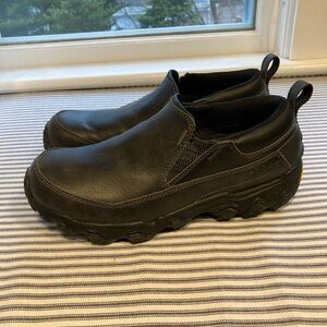 **NEW Men’s Oboz Black Leather Slip-on Shoe, Size 9.5